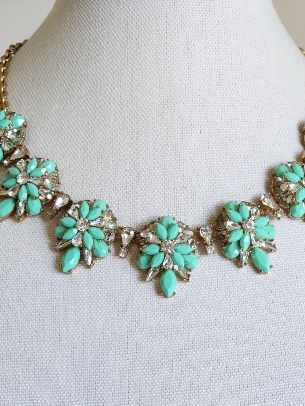 J. Crew Green Crystal Floral Cluster Statement Necklace Choker Gold Tone Signed